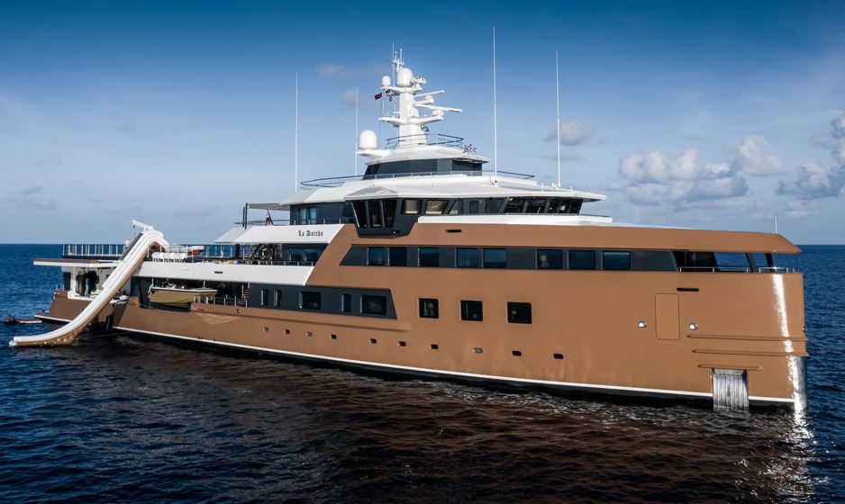 Superyacht charter LA DATCHA announces last-minute availability for Christmas in Australia