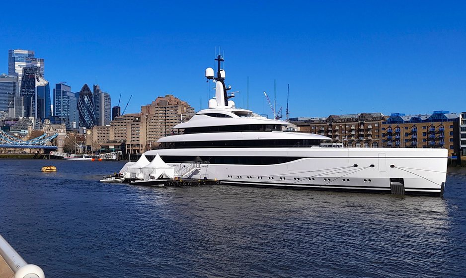 Newly Delivered Lürssen Superyacht ODISEA Drops Anchor by London's Tower Bridge 