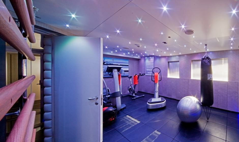 10 Top Gyms On Board Charter Yachts 