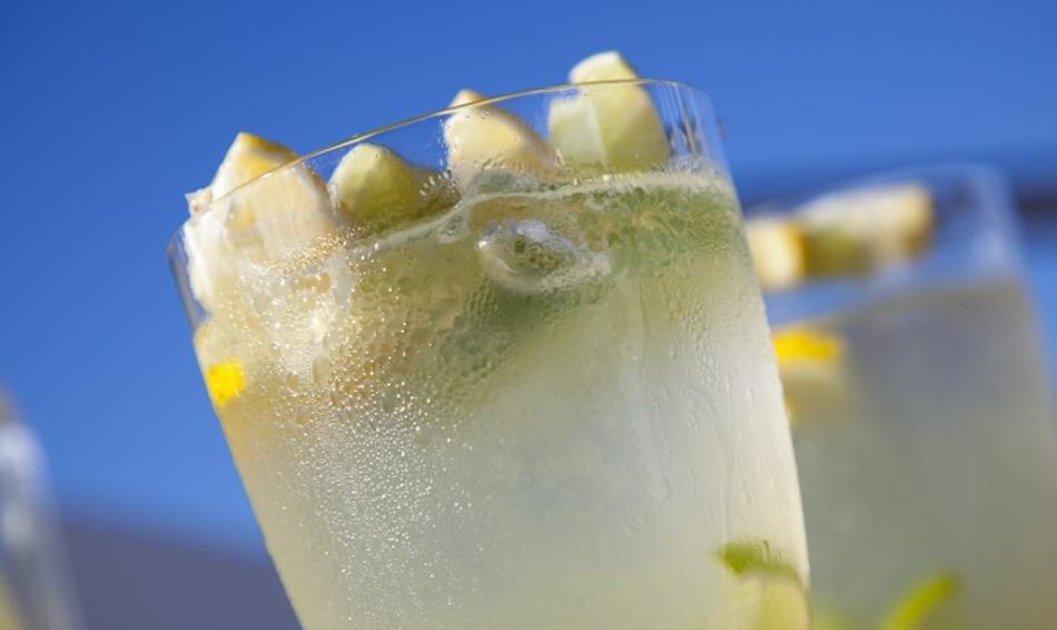 10 Top Cocktails To Enjoy On A Superyacht Charter Image 1