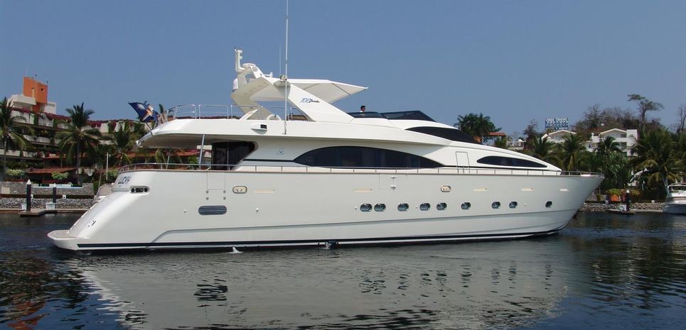 Mi Vida Charter Yacht