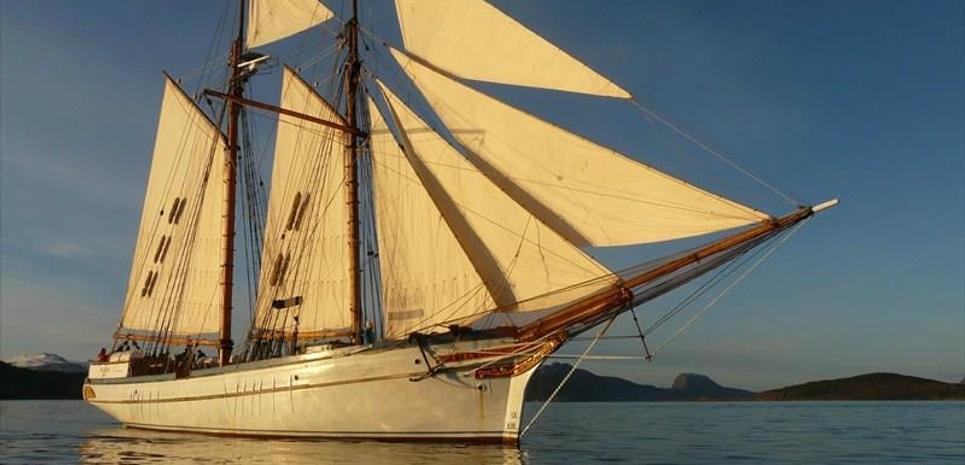 Anna Rogde Charter Yacht