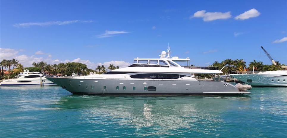 Vita XL Charter Yacht