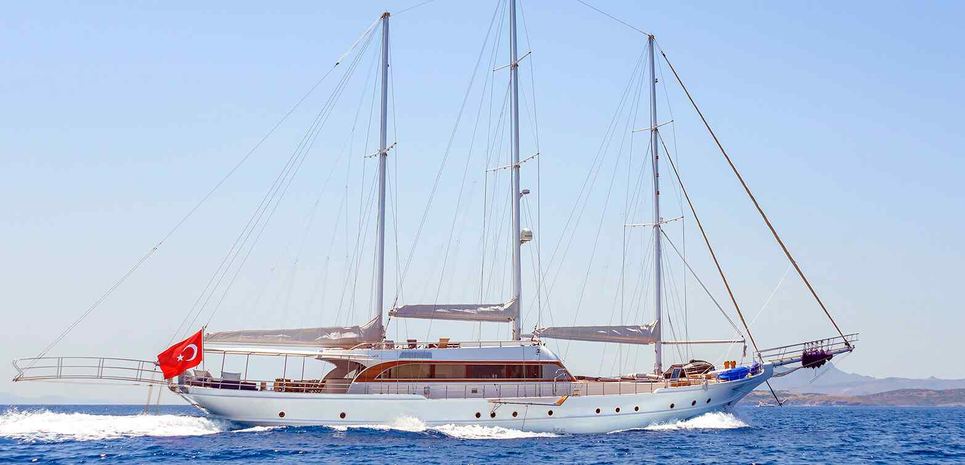 Bella Mare Charter Yacht