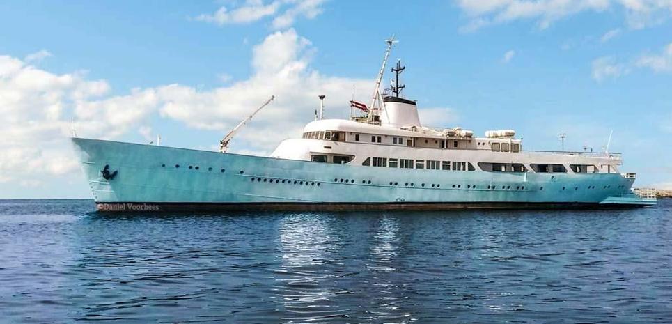 Rose Charter Yacht