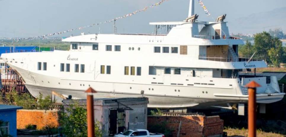 Selenga Charter Yacht