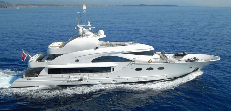 Slo Mo Shun Charter Yacht