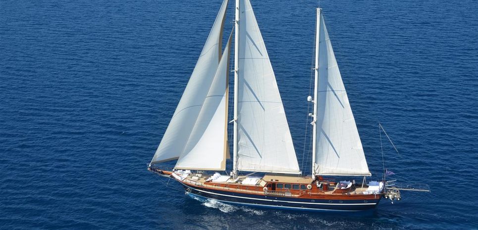 Nialanca Charter Yacht
