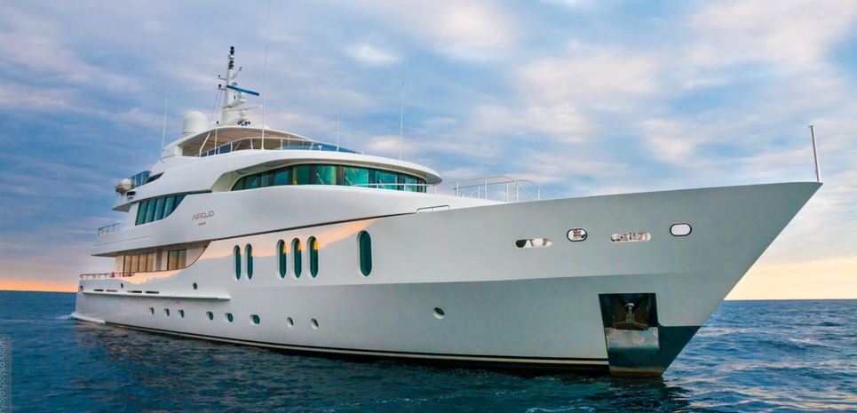 Gloria Teresa Charter Yacht