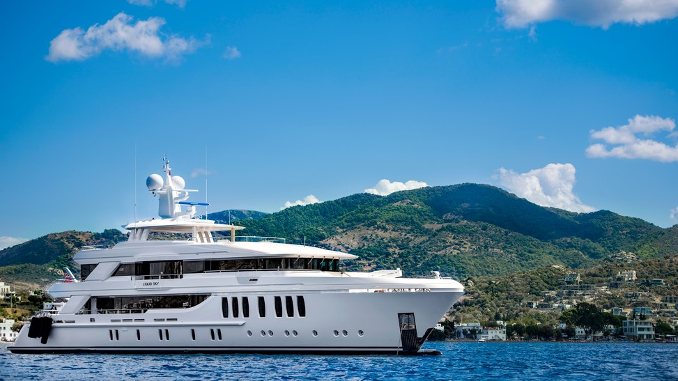 Liquid Sky Yacht Charter Price Cmb Yachts Luxury Yacht Charter