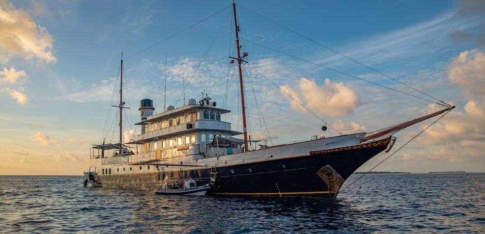 Kalizma Charter Yacht