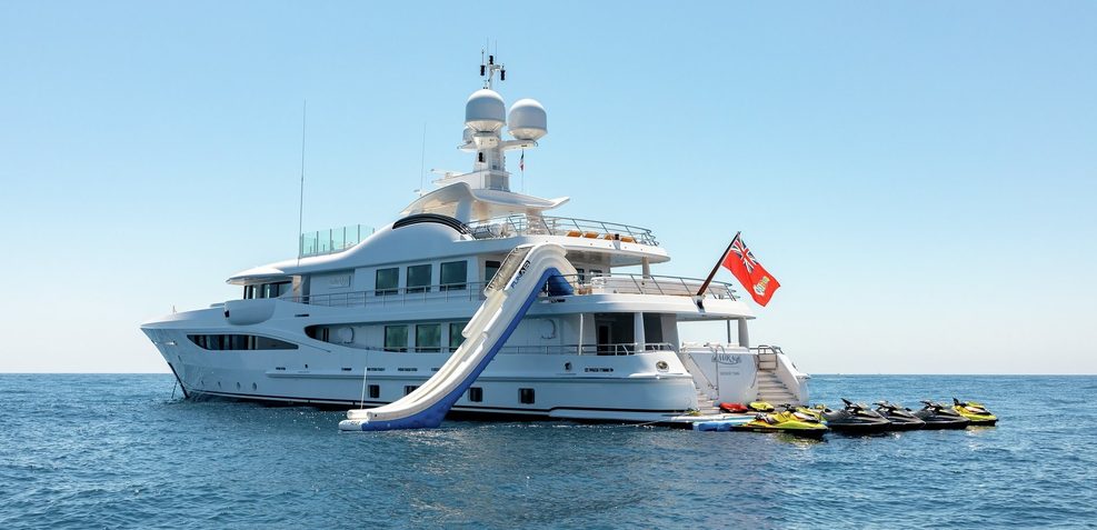 La Mirage Charter Yacht