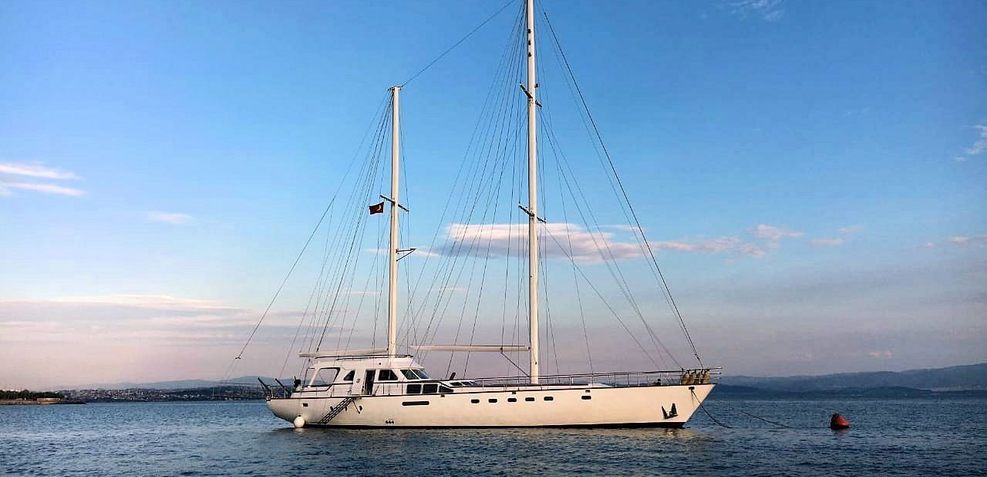 Eloa Charter Yacht