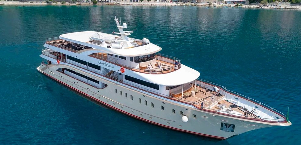 Queen Eleganza Charter Yacht