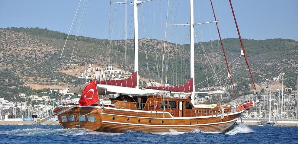 Palmyra Charter Yacht