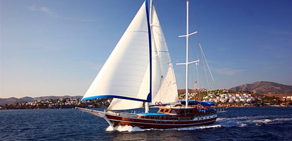 Blue Cruise Charter Yacht