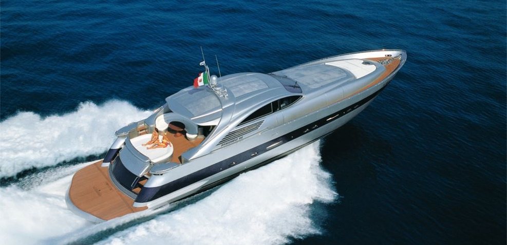 Cinque Charter Yacht