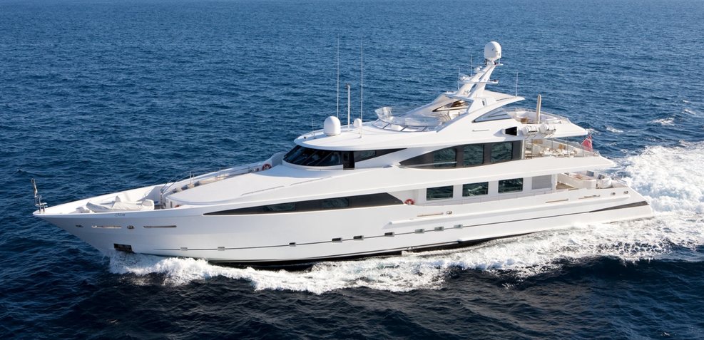 La Tania Charter Yacht